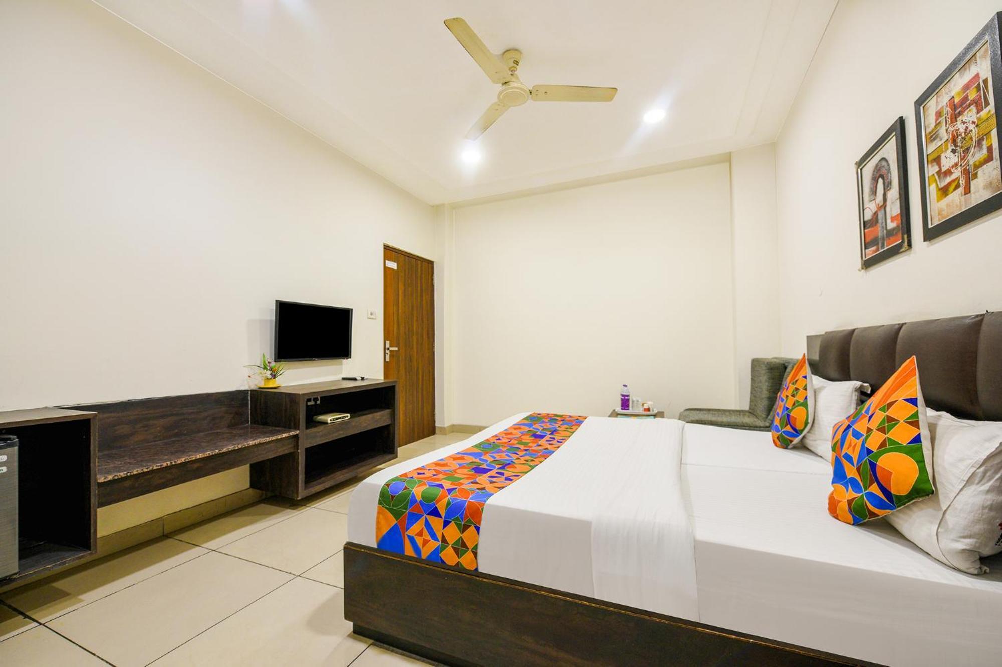 Hotel nanda Ludhiana Buitenkant foto