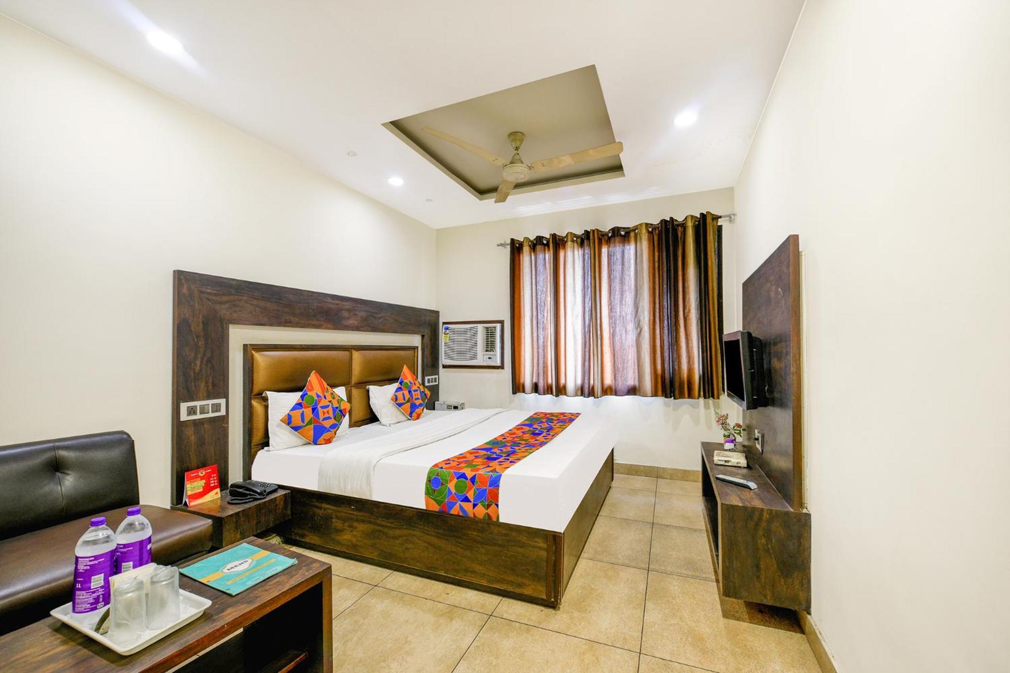 Hotel nanda Ludhiana Buitenkant foto