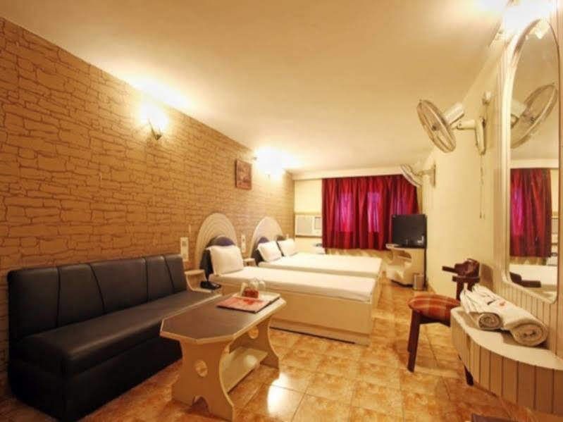 Hotel nanda Ludhiana Buitenkant foto