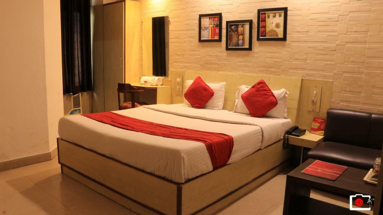 Hotel nanda Ludhiana Buitenkant foto