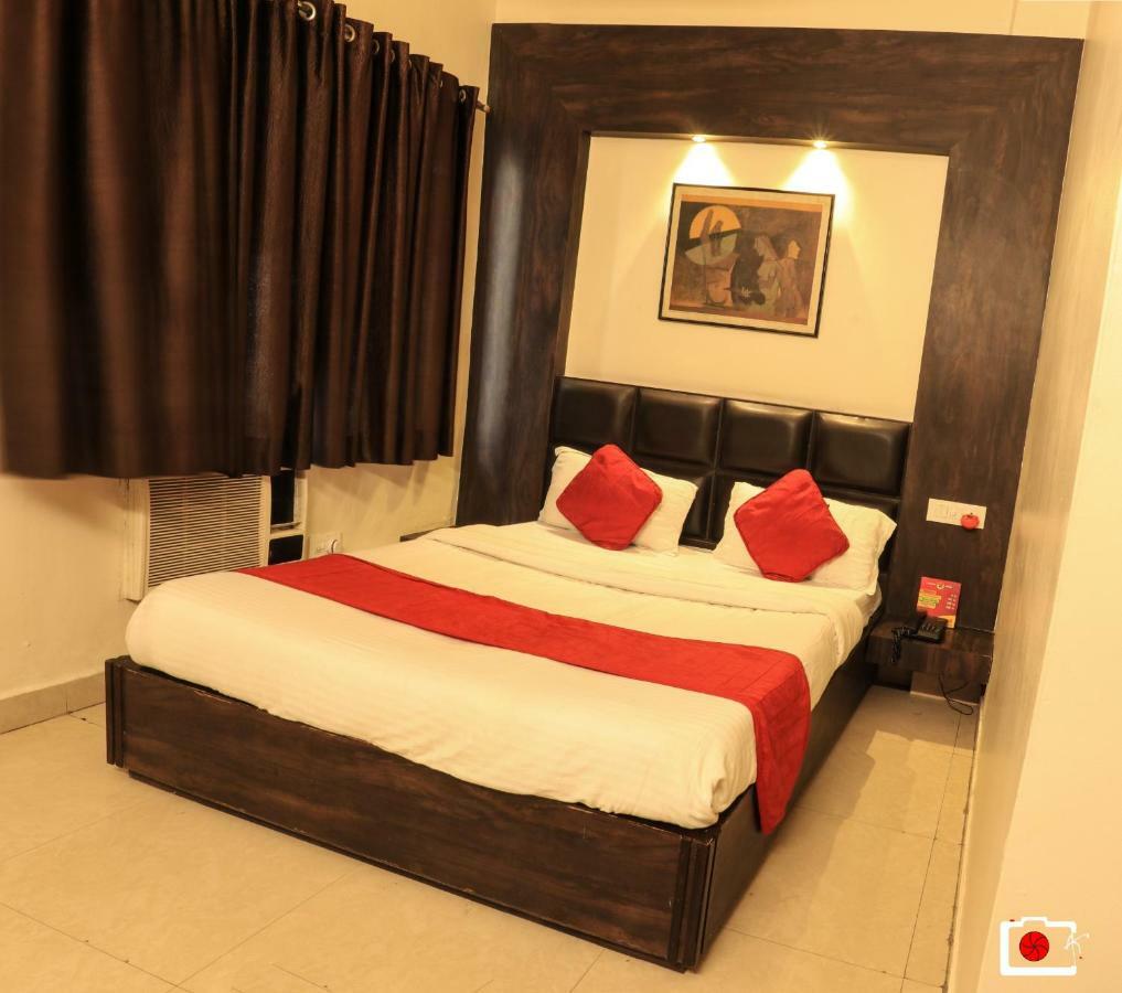 Hotel nanda Ludhiana Buitenkant foto